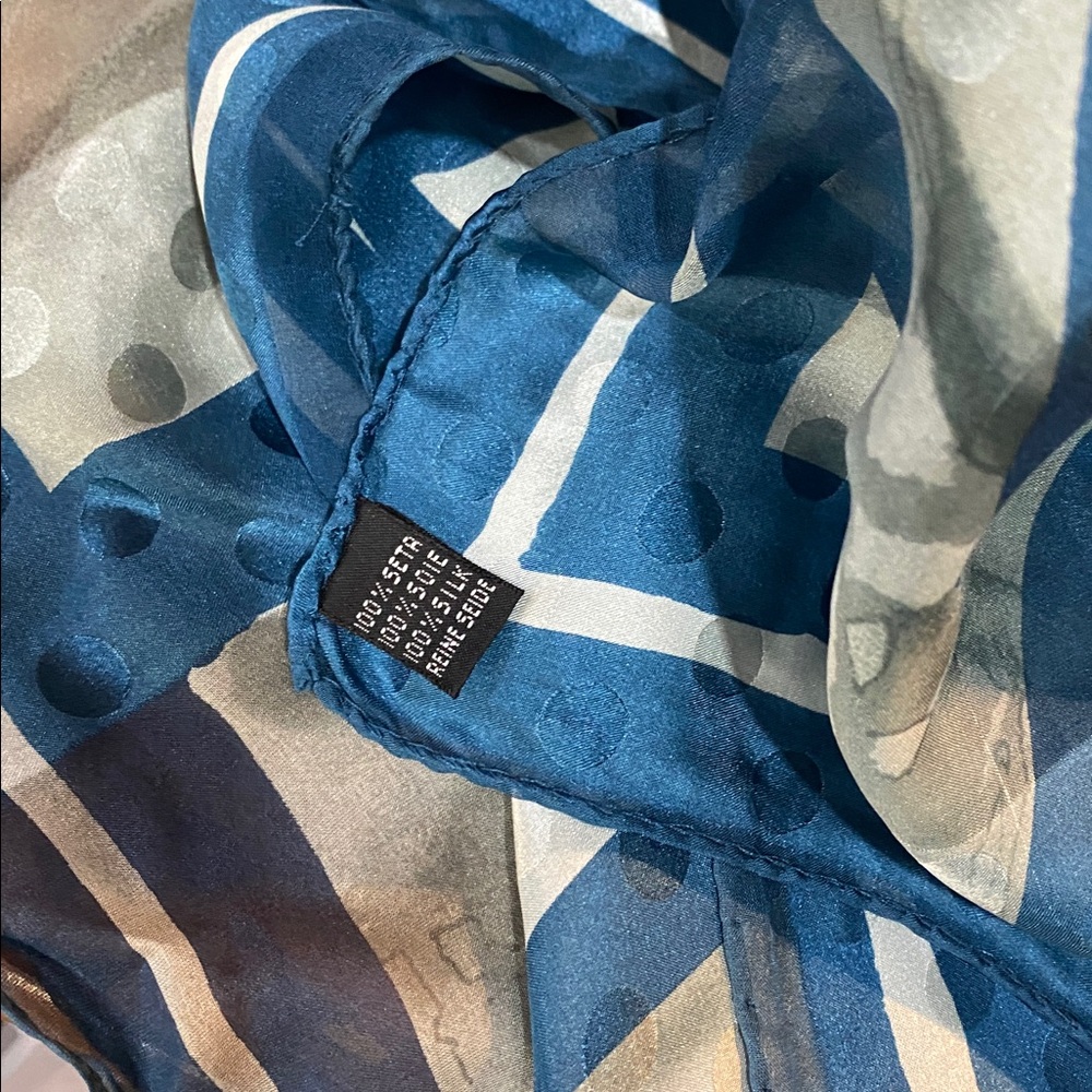 Blue and White Geometric Silk Scarf 34 x 34 100% Silk NWOTs - Picture 5 of 6
